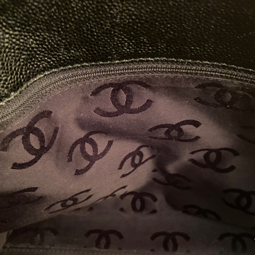 Chanel Coco Mark Black Caviar
Leather Tote (Pre-Owned-good condition) - Picture 6 of 12